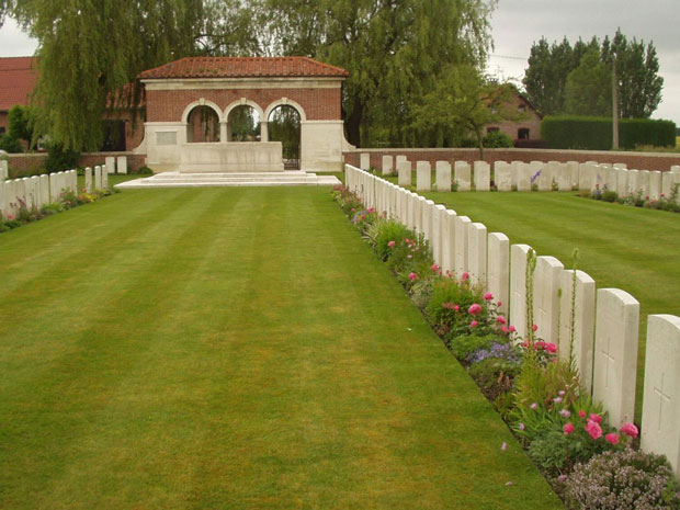 Photography of RUE-PETILLON MILITARY CEMETERY, FLEURBAIX, in Pas de Calais, France